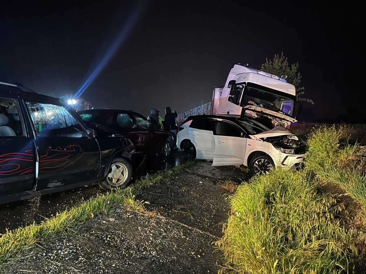Uşak'ta feci kaza: 4 ölü, 17 yaralı 3